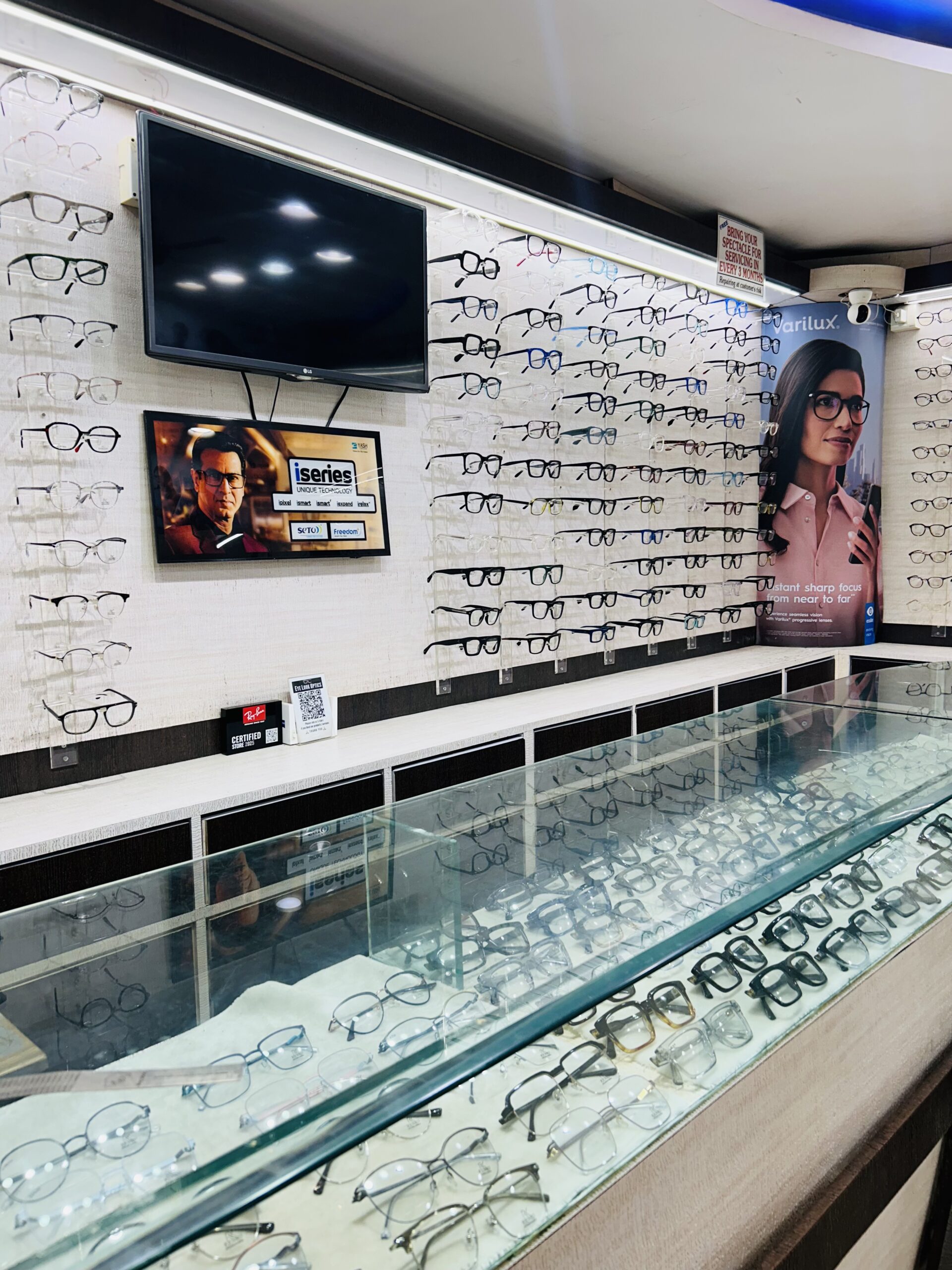 Wide Range of Frames & Lenses